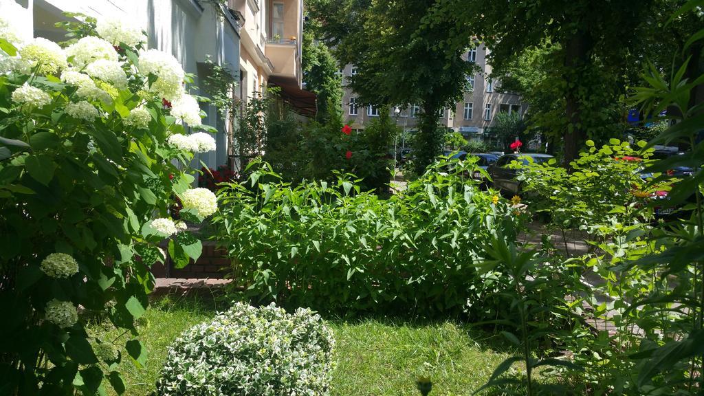 Pension Tempelhof Bed & Breakfast Berlin Exterior photo