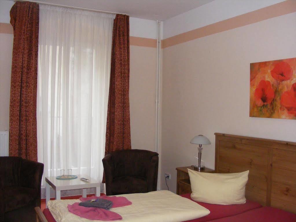 Pension Tempelhof Berlin Exterior photo
